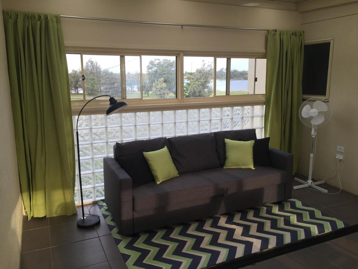 Sea Breeze On The Esplanade Vila Lakes Entrance Exterior foto